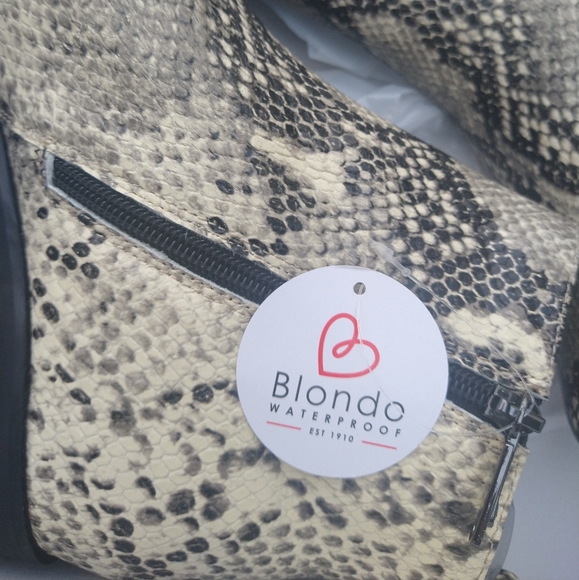 Blondo Elvina Waterproof Leather Snake Print Booties - Picture 5 of 8